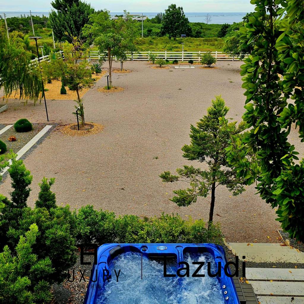 วิลล่าทันสมัยพร้อมสวนสวยที่อ่าวน้อย ประจวบคีรีขันธ์