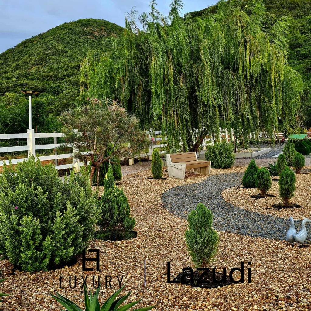 วิลล่าทันสมัยพร้อมสวนสวยที่อ่าวน้อย ประจวบคีรีขันธ์