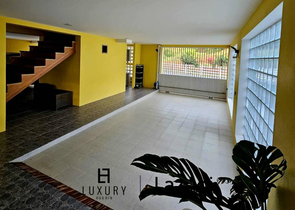 วิลล่าทันสมัยพร้อมสวนสวยที่อ่าวน้อย ประจวบคีรีขันธ์