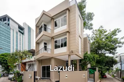 5 Bed  Detached House At The Amber at Chatuchak