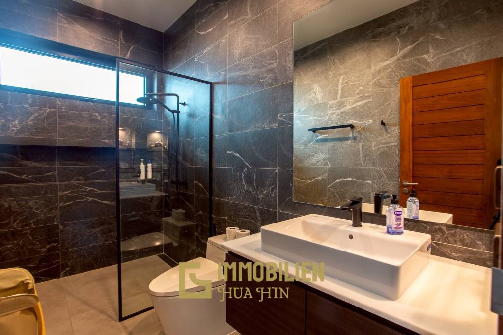 วิลล่าวิวเขาสุดพรีเมียม! ใกล้หัวหิน พร้อมสระน้ำเกลือ 12 ม. และโซลาร์ 10kW