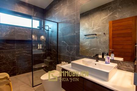 วิลล่าวิวเขาสุดพรีเมียม! ใกล้หัวหิน พร้อมสระน้ำเกลือ 12 ม. และโซลาร์ 10kW