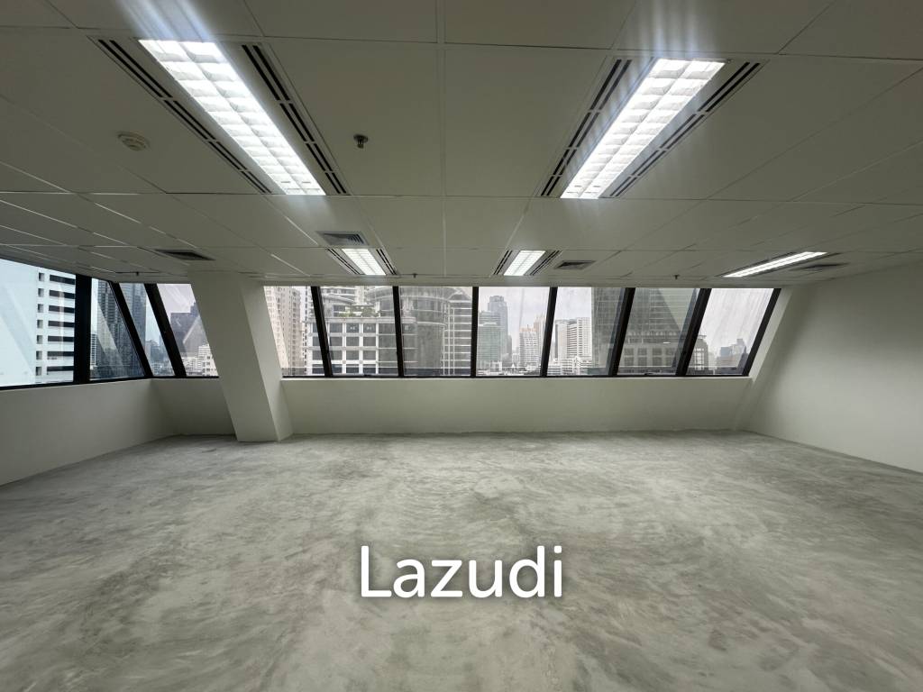 Spacious Modern Office in Si Lom Bang Rak Bangkok