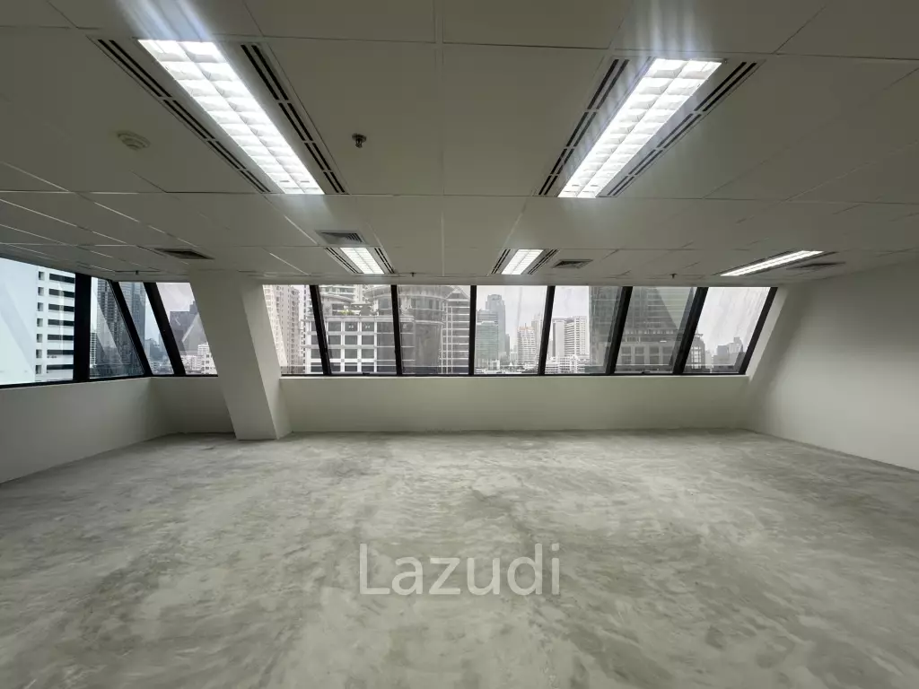 Spacious Modern Office in Si Lom Bang Rak Bangkok