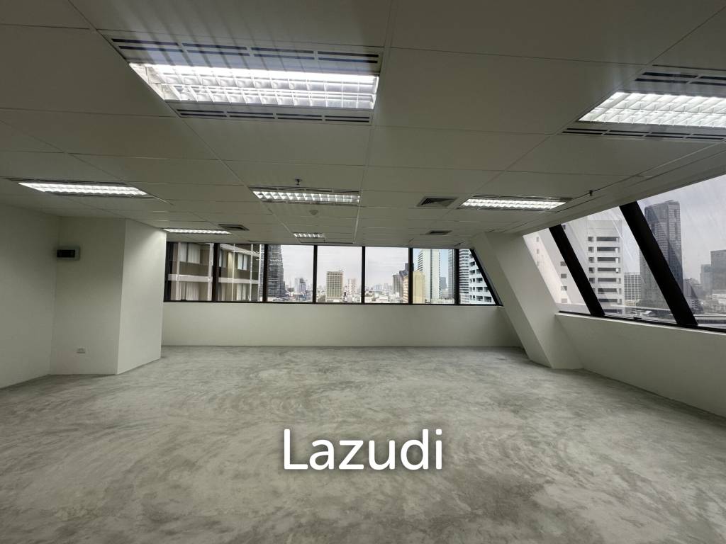 Spacious Modern Office in Si Lom Bang Rak Bangkok