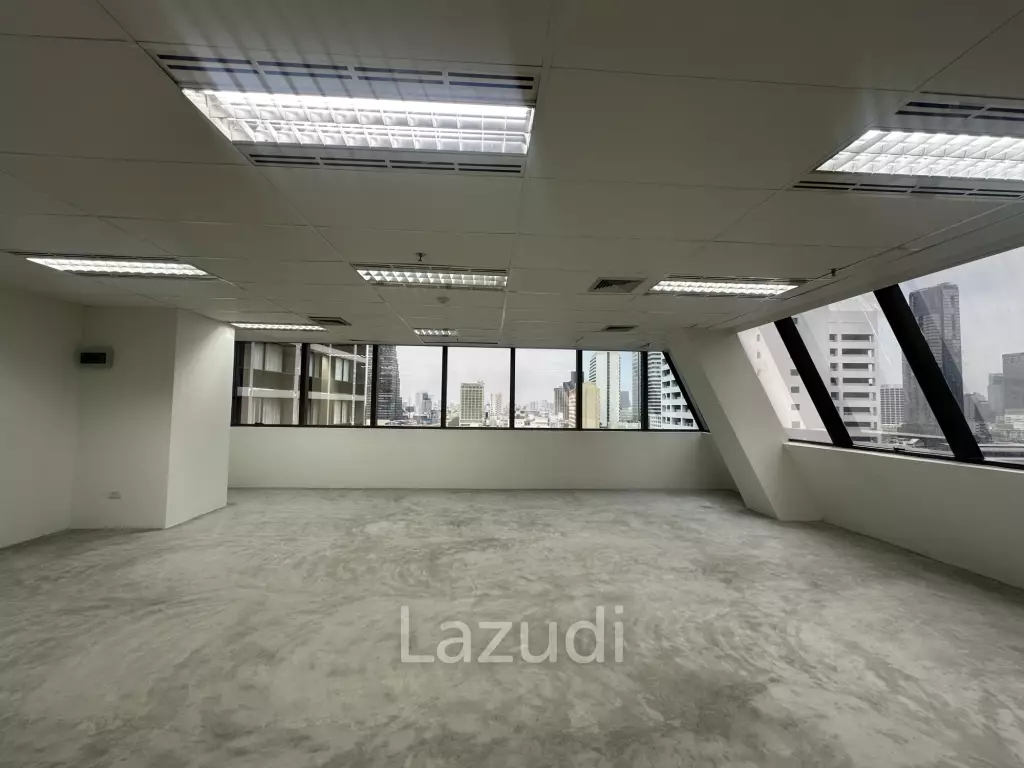 Spacious Modern Office in Si Lom Bang Rak Bangkok
