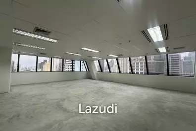 พื้นที่สำนักงานให้เช่าที่ Chartered Square บางรัก กรุงเทพฯ