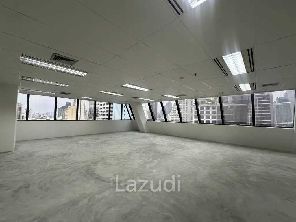 Spacious Modern Office in Si Lom Bang Rak Bangkok