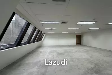 พื้นที่สำนักงานให้เช่าที่ Chartered Square บางรัก กรุงเทพฯ