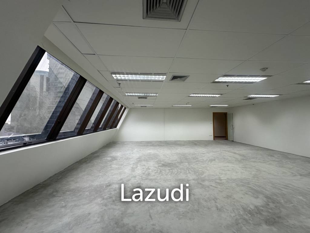Spacious Modern Office in Si Lom Bang Rak Bangkok
