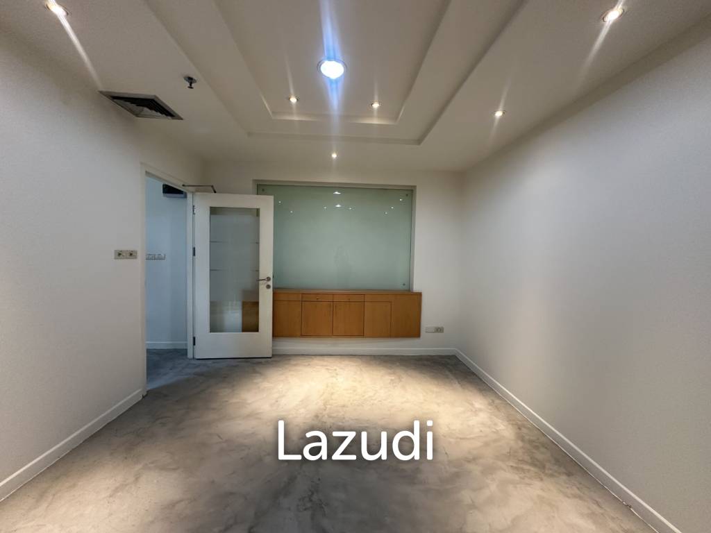 Chartered Square Office for Sale in Si Lom Bangkok