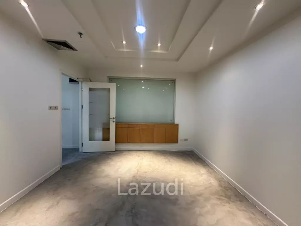 Chartered Square Office for Sale in Si Lom Bangkok