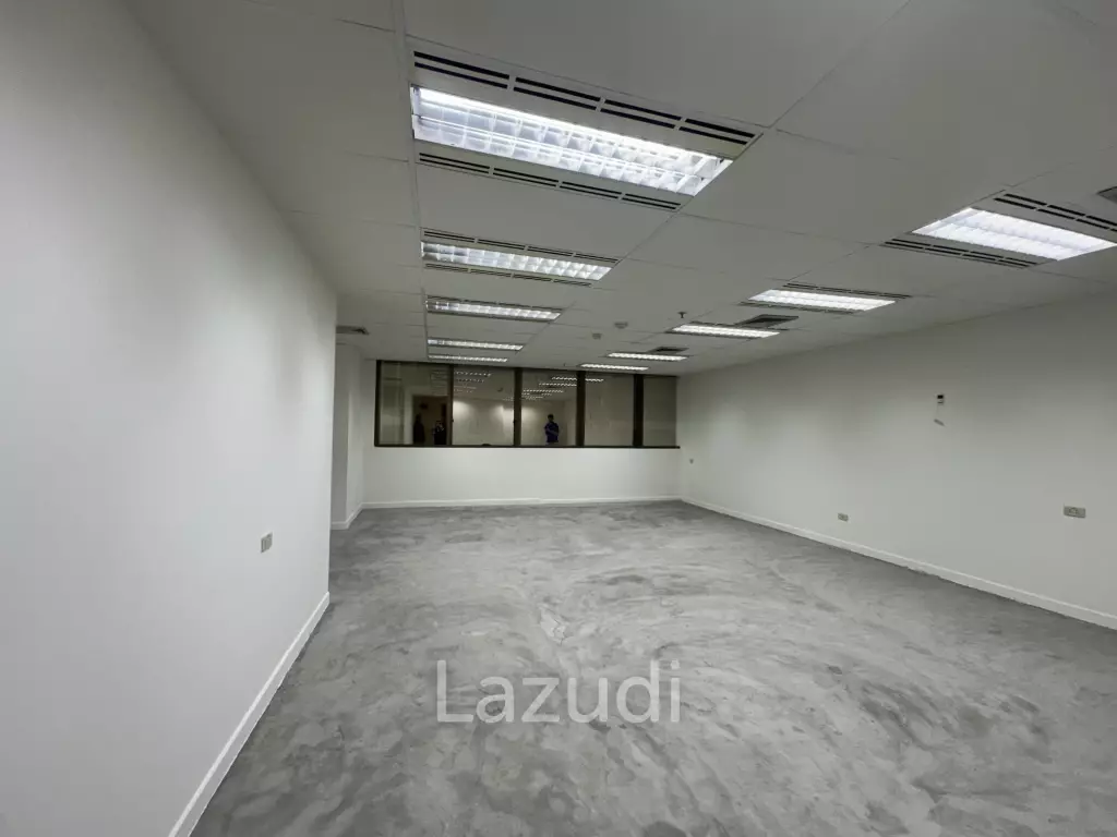 Chartered Square Office for Sale in Si Lom Bangkok
