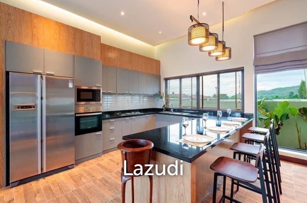 550 ตร.ม 4 เตียง 5 อาบน้ำ วิลล่า For ขาย 550 ตร.ม 4 เตียง 5 อาบน้ำ วิลล่า For ขาย