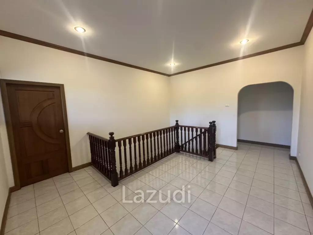 4 Beds 3 Baths 900 SQ.M. Villa In Pornprapanimit