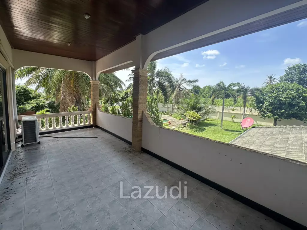 4 Beds 3 Baths 900 SQ.M. Villa In Pornprapanimit