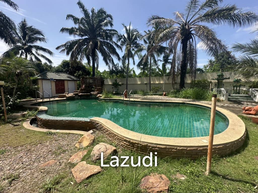 4 Beds 3 Baths 900 SQ.M. Villa In Pornprapanimit