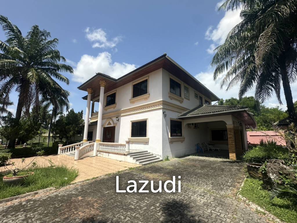 4 Beds 3 Baths 900 SQ.M. Villa In Pornprapanimit