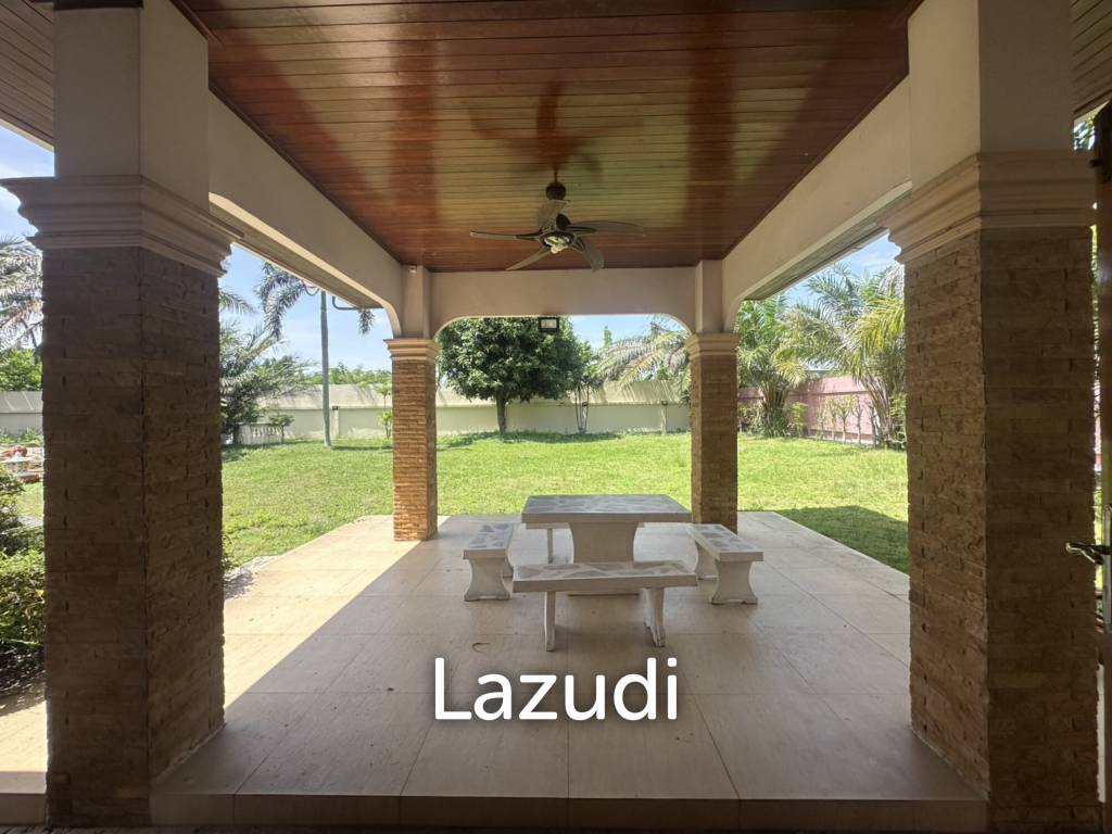 4 Beds 3 Baths 900 SQ.M. Villa In Pornprapanimit