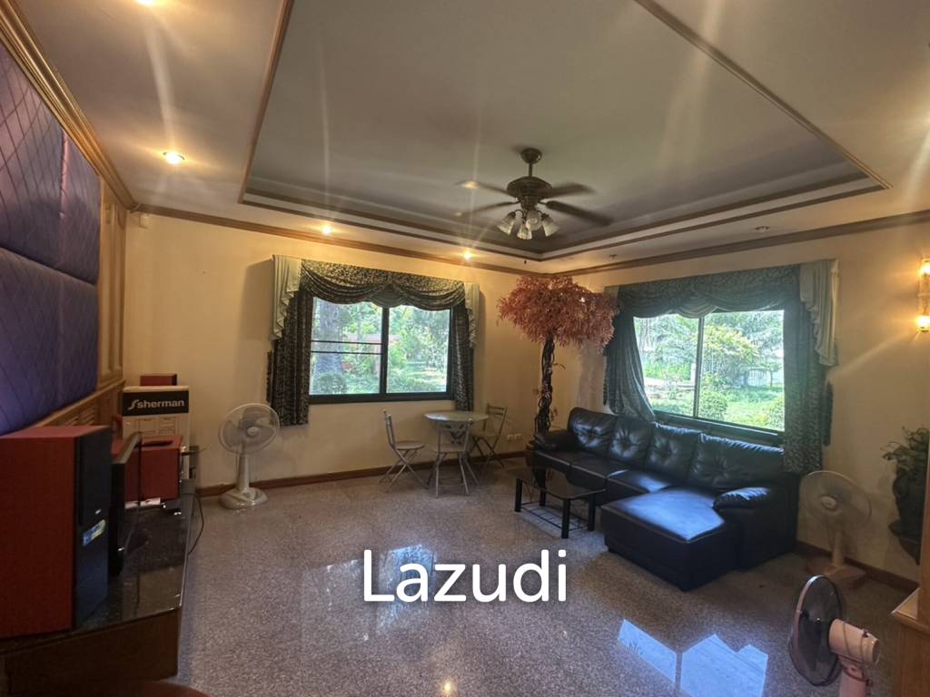 4 Beds 3 Baths 900 SQ.M. Villa In Pornprapanimit