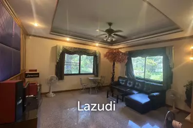 4 Beds 3 Baths 900 SQ.M. Villa In Pornprapanimit