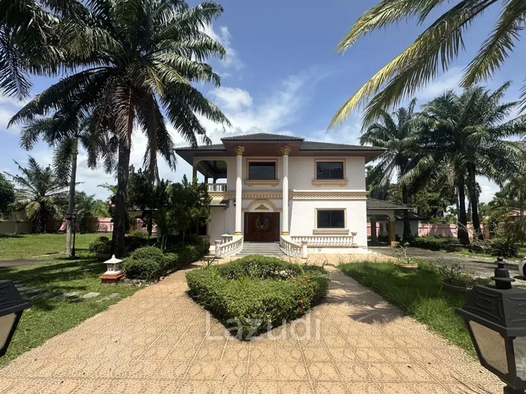 4 Beds 3 Baths 900 SQ.M. Villa In Pornprapanimit
