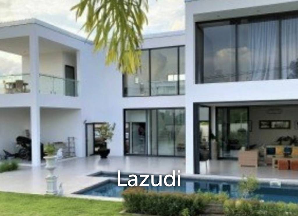 1,000 Sqm 4 Bed 4 Bath Villa For Sale