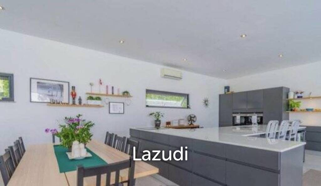 1,000 Sqm 4 Bed 4 Bath Villa For Sale