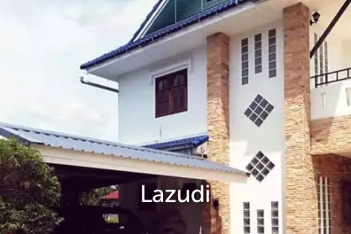 บ้านสบายสไตล์: บ้านสองชั้น 2 ห้องนอน พร้อมสระว่ายน้ำส่วนกลาง