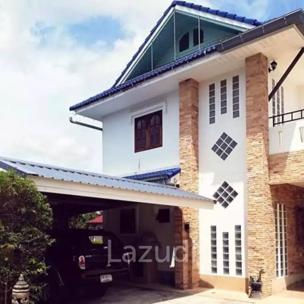 Baan Sabay Style: 2 bedroom Modern 2-Storey  Community pool