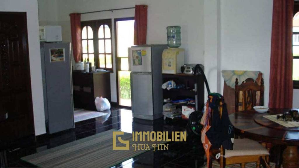 Gemeinschaftspool / Einstöckig / gepflegt