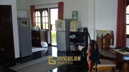 Gemeinschaftspool / Einstöckig / gepflegt