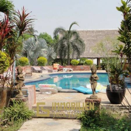 Gemeinschaftspool / Einstöckig / gepflegt