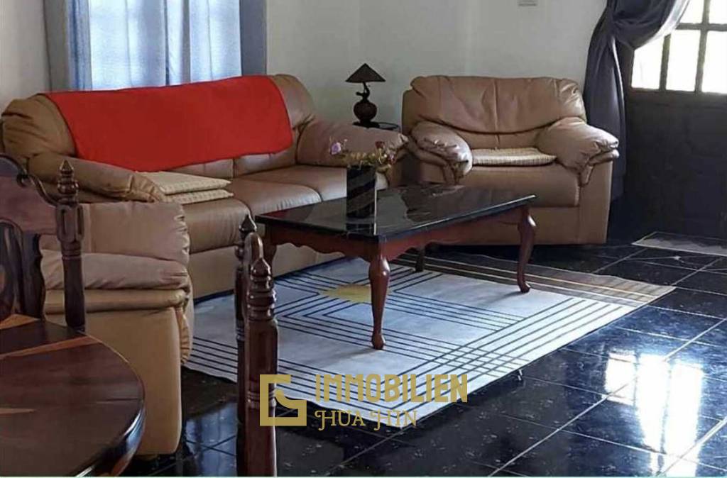 Gemeinschaftspool / Einstöckig / gepflegt