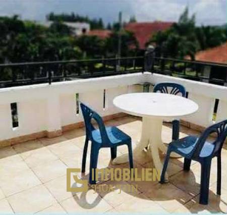 Gemeinschaftspool / Einstöckig / gepflegt