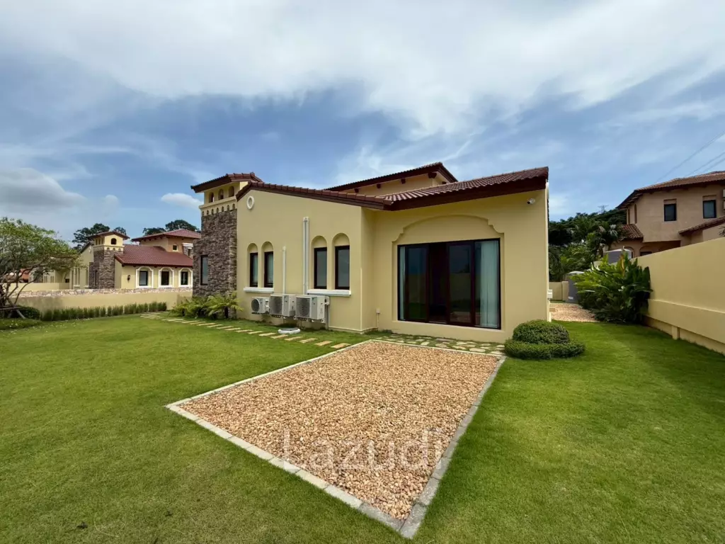 3 Bedrooms 4 Bathrooms 280 SQ.M. Nusa Chivani