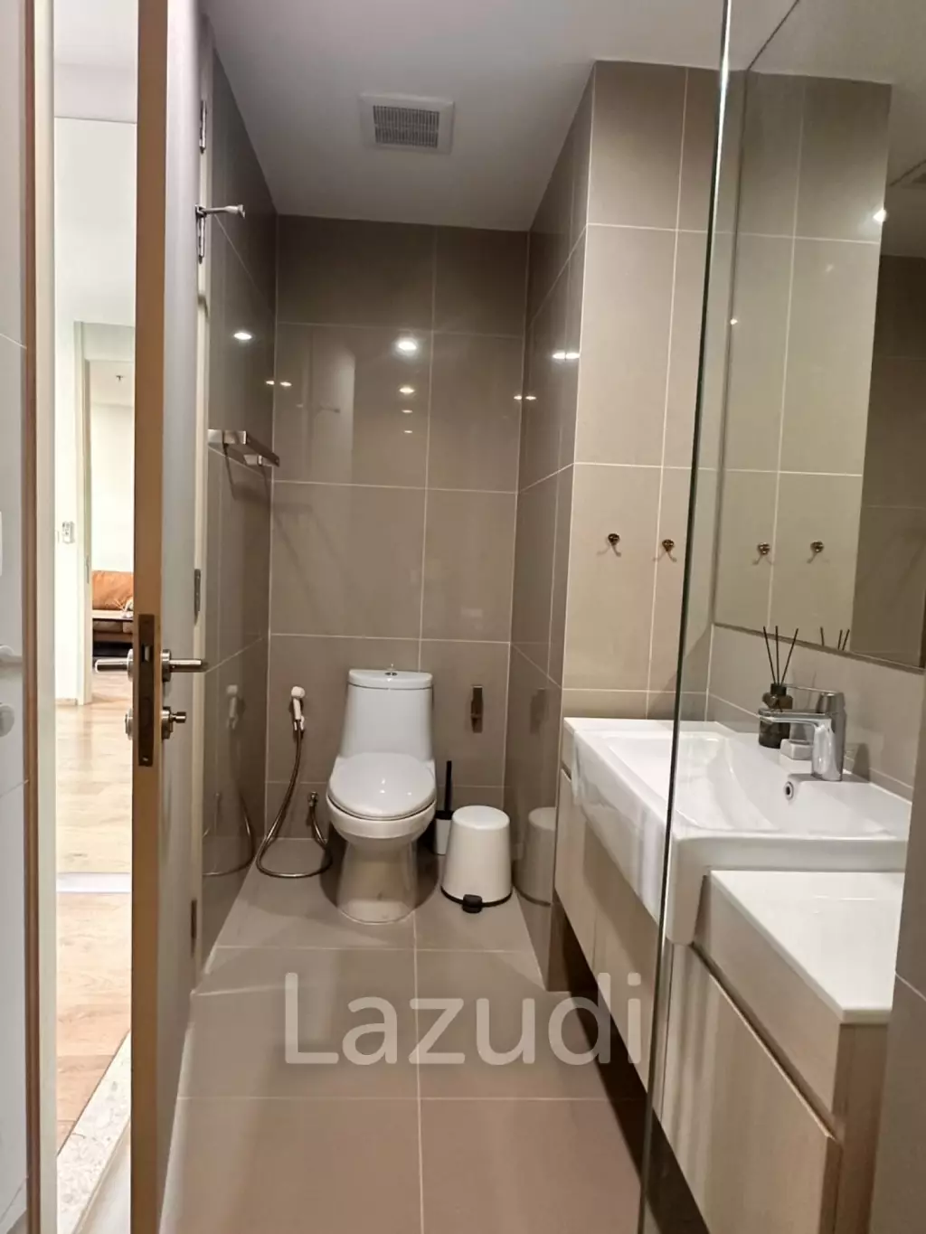 2 Bed Condo in Noble Recole Sukhumvit 19 Bangkok