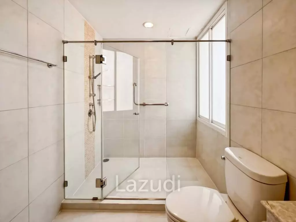 Baan Saen Ploen: 3 Bedroom Beach front Condo in Hua Hin Town Center