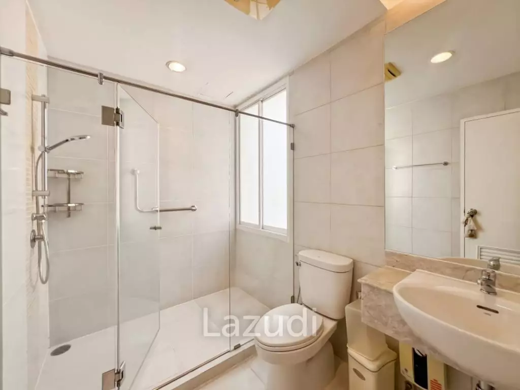 Baan Saen Ploen: 3 Bedroom Beach front Condo in Hua Hin Town Center