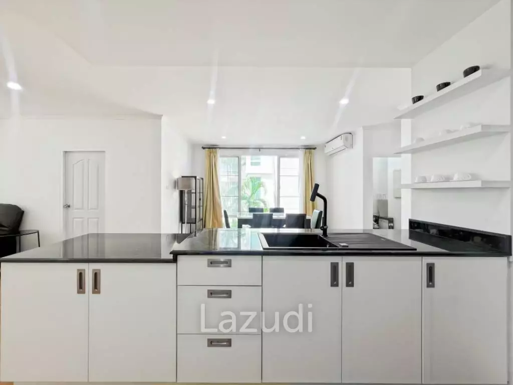 Baan Saen Ploen: 3 Bedroom Beach front Condo in Hua Hin Town Center