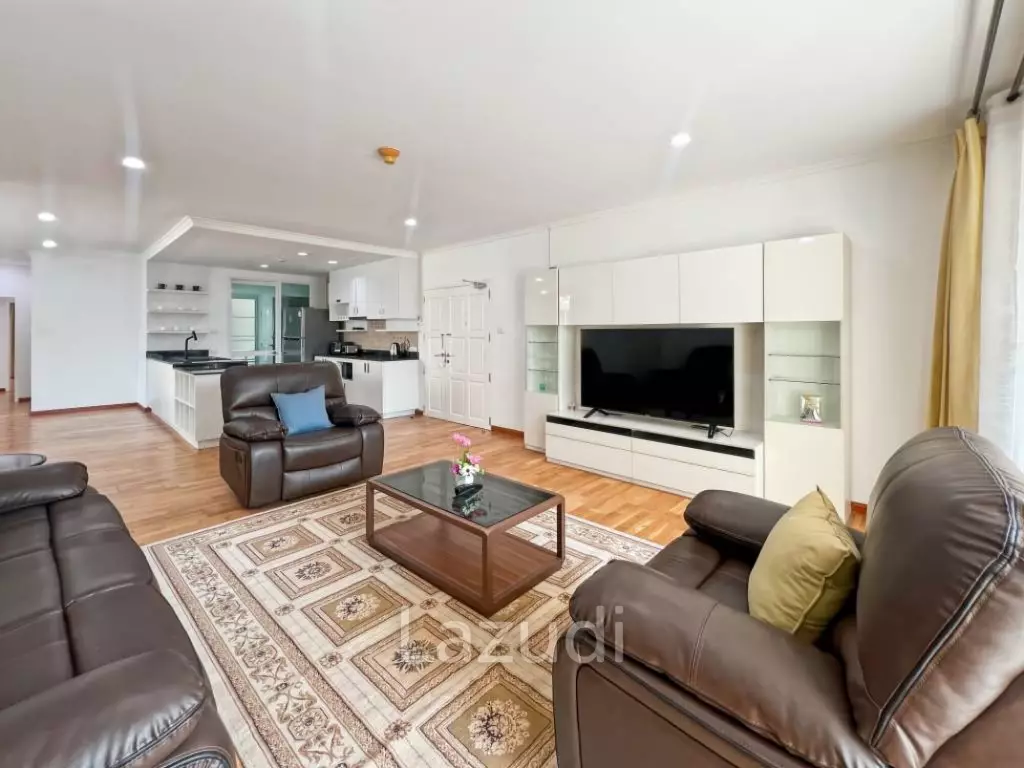 Baan Saen Ploen: 3 Bedroom Beach front Condo in Hua Hin Town Center