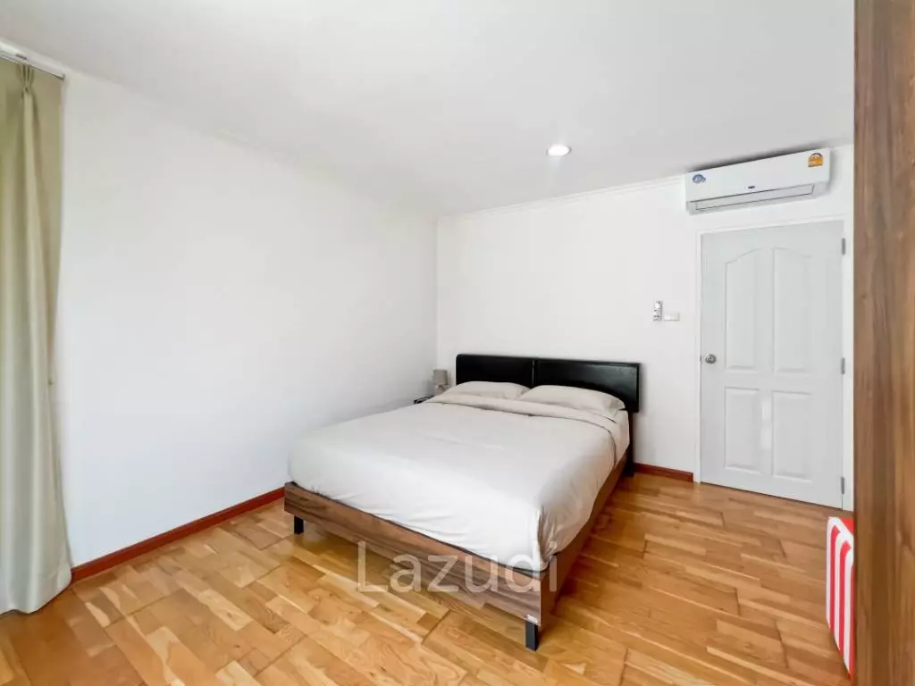 Baan Saen Ploen: 3 Bedroom Beach front Condo in Hua Hin Town Center