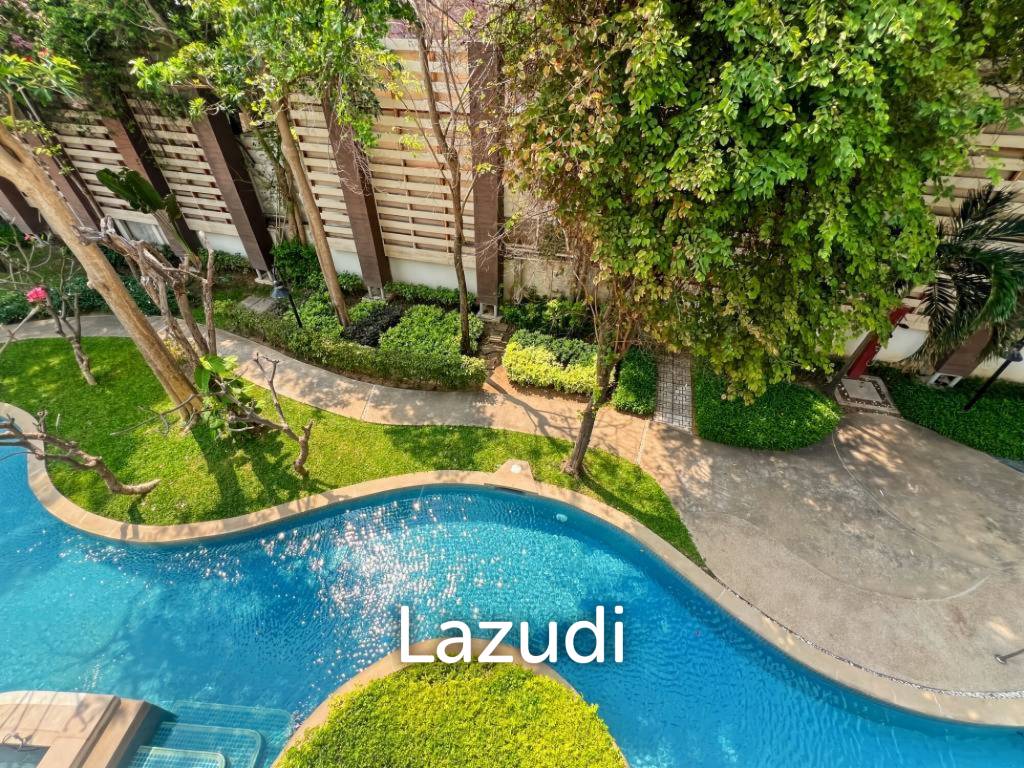 Baan Saen Ploen: 3 Bedroom Beach front Condo in Hua Hin Town Center