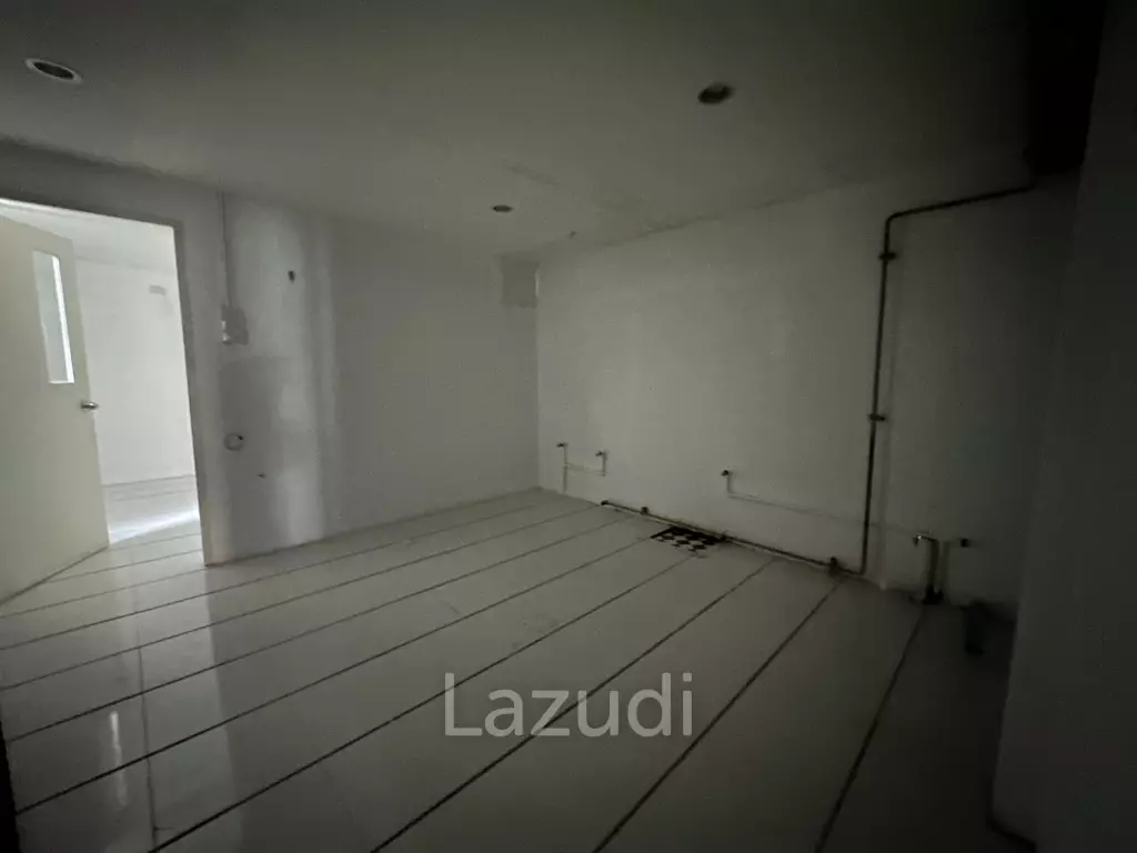 Unique Industrial Retail Space in Prime Sathon