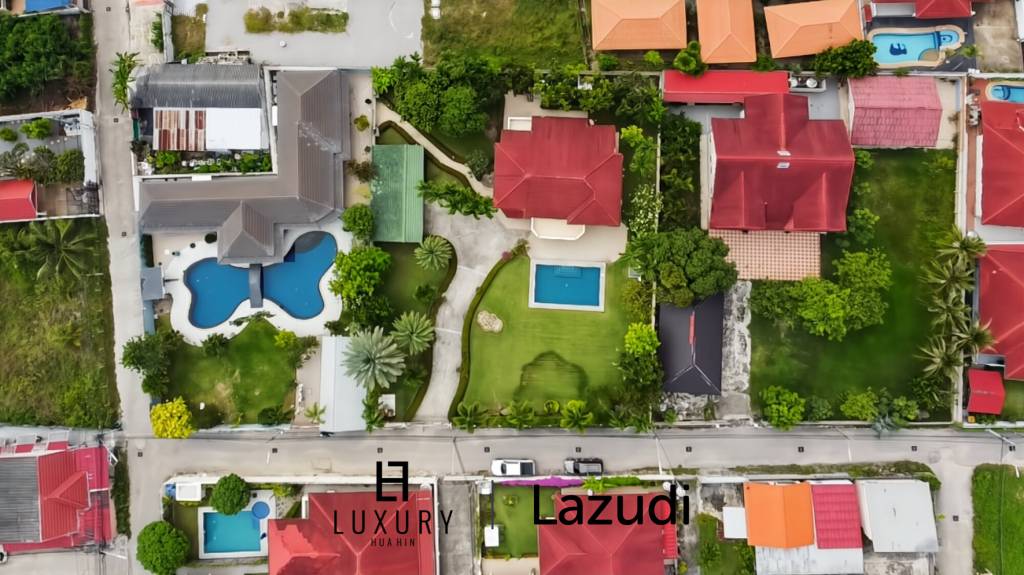 Exclusive 4 Bedroom Villa on 1 Rai Plot Just Steps from Soi 94