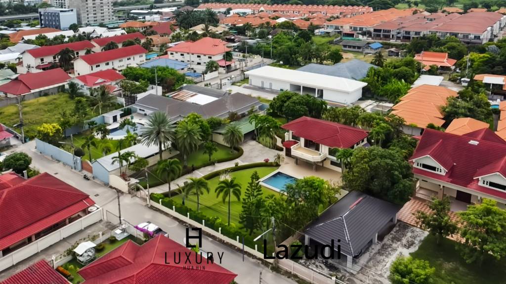 Exclusive 4 Bedroom Villa on 1 Rai Plot Just Steps from Soi 94