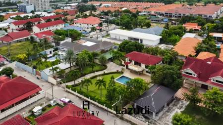 Exclusive 4 Bedroom Villa on 1 Rai Plot Just Steps from Soi 94