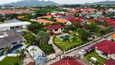 Exclusive 4 Bedroom Villa on 1 Rai Plot Just Steps from Soi 94