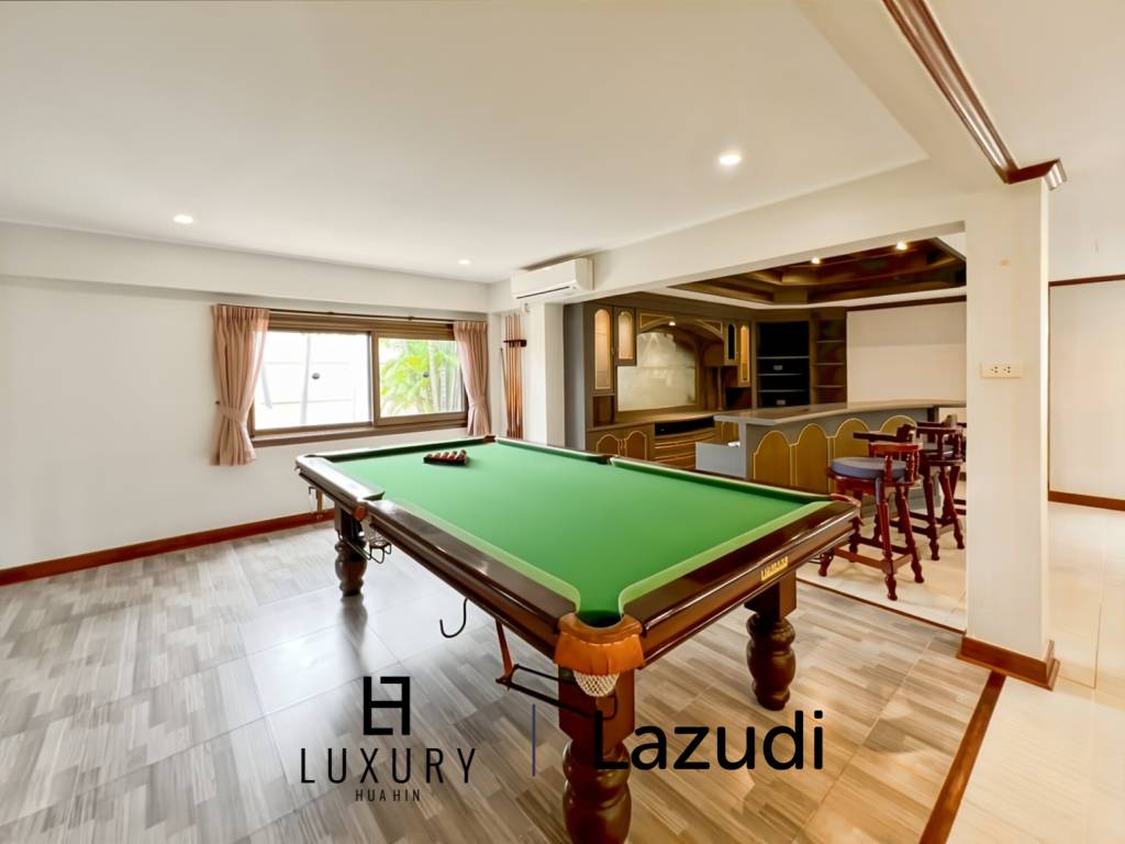 Exclusive 4 Bedroom Villa on 1 Rai Plot Just Steps from Soi 94