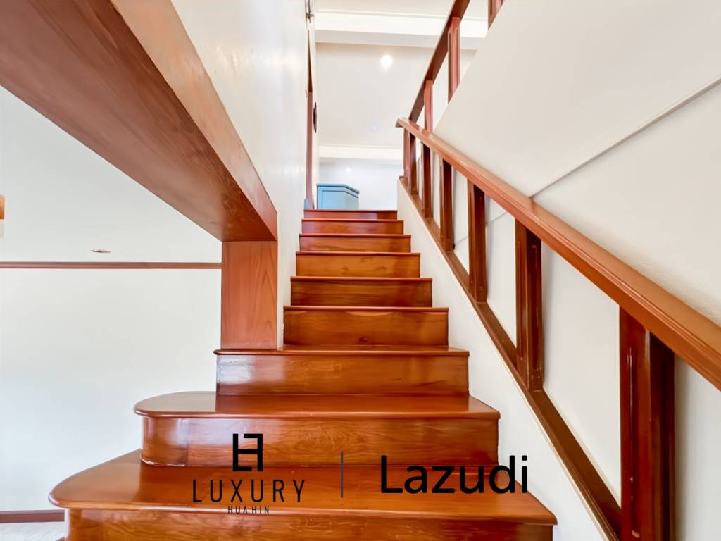 Exclusive 4 Bedroom Villa on 1 Rai Plot Just Steps from Soi 94